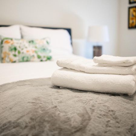 Spacious 3 Bedroom Apartment In Heart Of Niagara Thorold Exterior photo