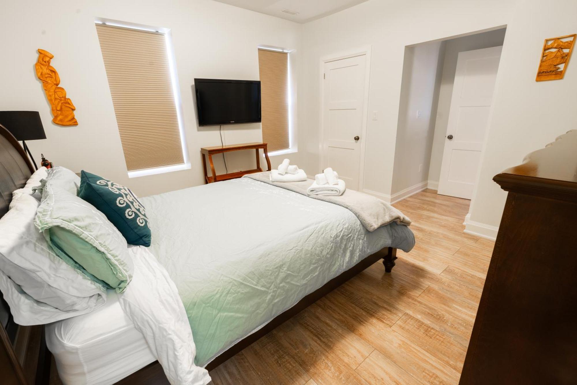 Spacious 3 Bedroom Apartment In Heart Of Niagara Thorold Exterior photo