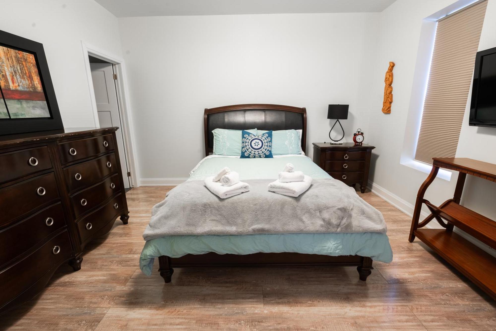 Spacious 3 Bedroom Apartment In Heart Of Niagara Thorold Exterior photo